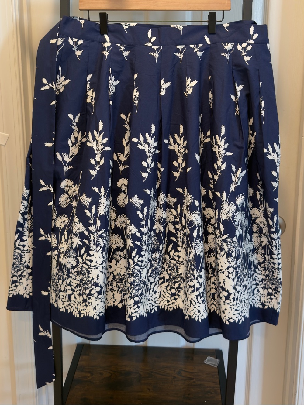 Talbots The Piper Patio Skirt Navy Floral Midi Skirt with Tie Waist 100% Cotton - Picture 8 of 16